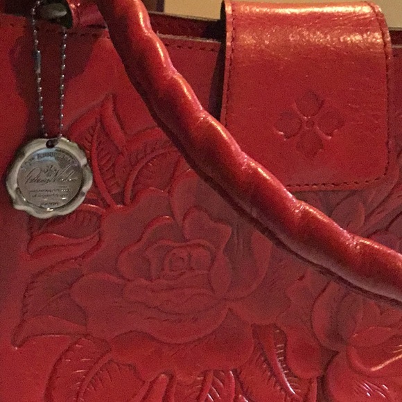 🌹Patricia Nash Red Roses Embossed Leather Bag🌹 - Picture 3 of 9